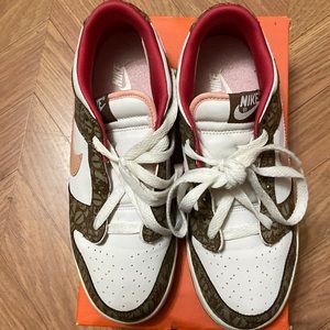 NIKE DUNK LOW (GS), Size 6.5 Youth, Dk Khaki/Bubble Gum-Wht-Razzle